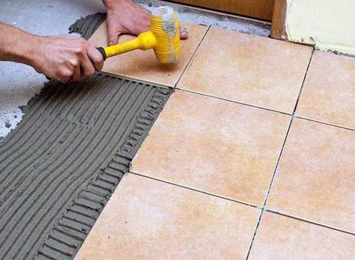 瓷砖空鼓能用玻璃胶吗有毒吗(瓷砖空鼓能用玻璃胶吗有毒吗视频)