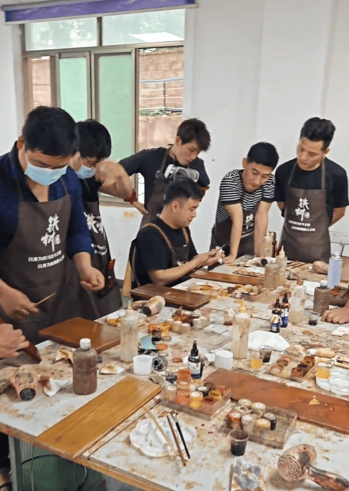 附近修家具上门维修(维修沙发上门服务电话)